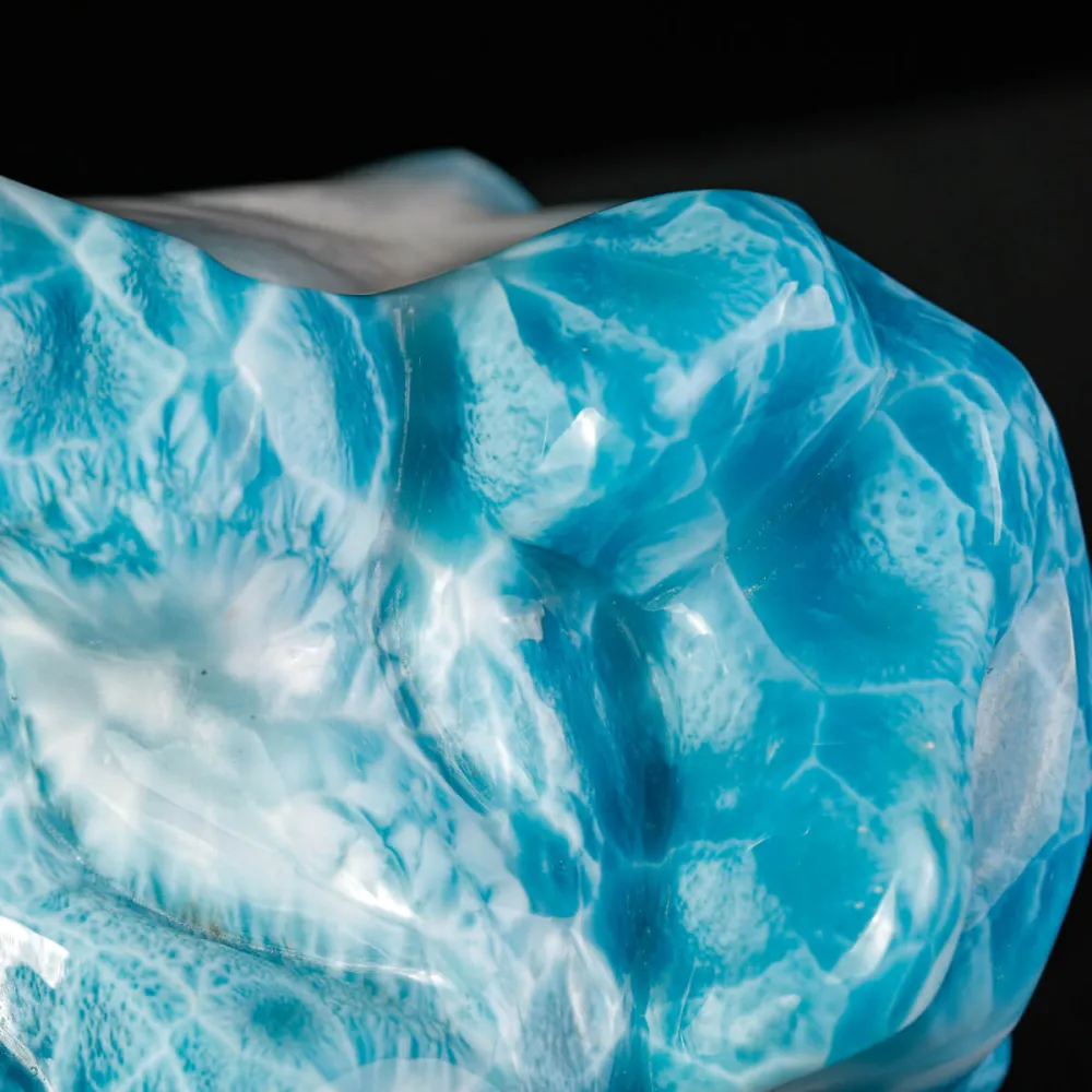 Larimar from the Caribbean: A Rare Treasure of Exceptional Quality Larimar from the Caribbean: A Rare Treasure of Exceptional Quality